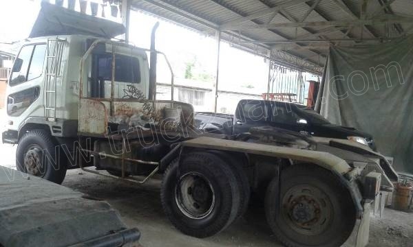 รถบรรทุก 10 ล้อหัวลาก MITSUBISHI FUSO ปีจดทะเบียน 2548