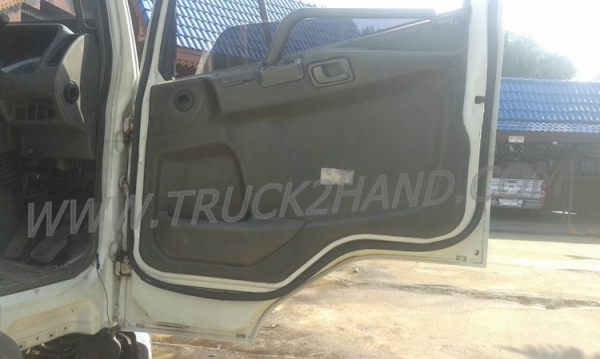 รถบรรทุก 10 ล้อหัวลาก MITSUBISHI FUSO ปีจดทะเบียน 2548