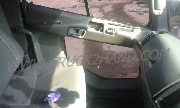 รถบรรทุก 10 ล้อหัวลาก MITSUBISHI FUSO ปีจดทะเบียน 2548