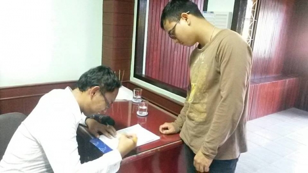 รถบรรทุก 10 ล้อหัวลาก MITSUBISHI FUSO ปีจดทะเบียน 2548