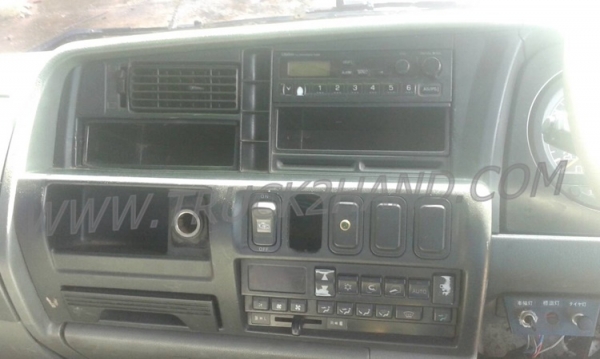 รถบรรทุก 10 ล้อหัวลาก MITSUBISHI FUSO ปีจดทะเบียน 2548