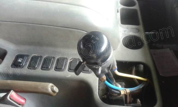 รถบรรทุก 10 ล้อหัวลาก MITSUBISHI FUSO ปีจดทะเบียน 2548