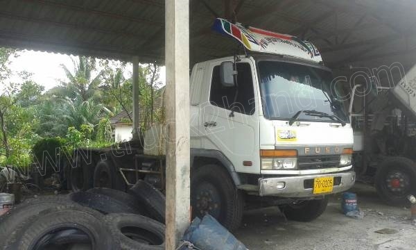 รถบรรทุก 10 ล้อหัวลาก MITSUBISHI FUSO ปีจดทะเบียน 2548