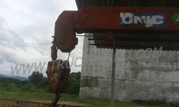 รถบรรทุกติดเครนยี่ห้อยูนิก ยี่ห้อรถ HINO 6 ล้อ รุ่น KM779 กระบะช่วงยาว