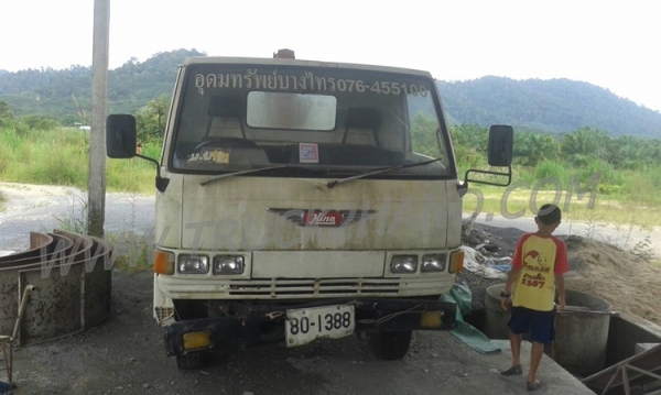 รถบรรทุกติดเครนยี่ห้อยูนิก ยี่ห้อรถ HINO 6 ล้อ รุ่น KM779 กระบะช่วงยาว