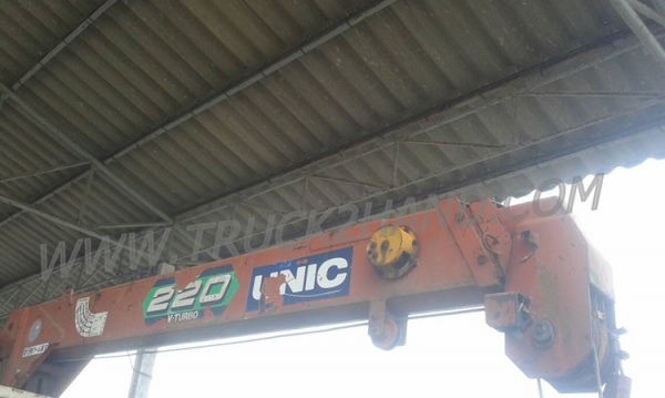 รถบรรทุกติดเครนยี่ห้อยูนิก ยี่ห้อรถ HINO 6 ล้อ รุ่น KM779 กระบะช่วงยาว