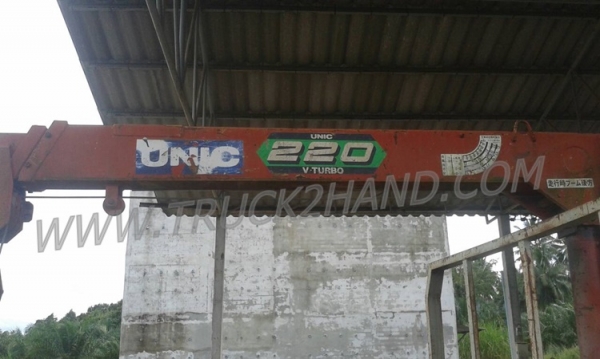 รถบรรทุกติดเครนยี่ห้อยูนิก ยี่ห้อรถ HINO 6 ล้อ รุ่น KM779 กระบะช่วงยาว