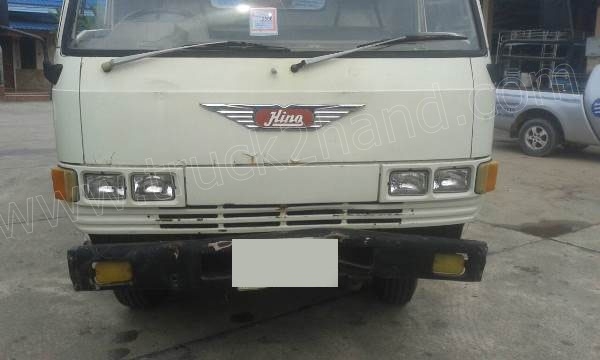 รถบรรทุกติดเครนยี่ห้อยูนิก ยี่ห้อรถ HINO 6 ล้อ รุ่น KM779 กระบะช่วงยาว