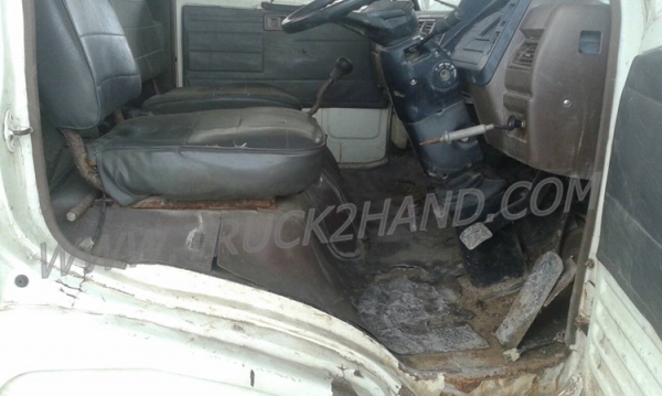 รถบรรทุกติดเครนยี่ห้อยูนิก ยี่ห้อรถ HINO 6 ล้อ รุ่น KM779 กระบะช่วงยาว