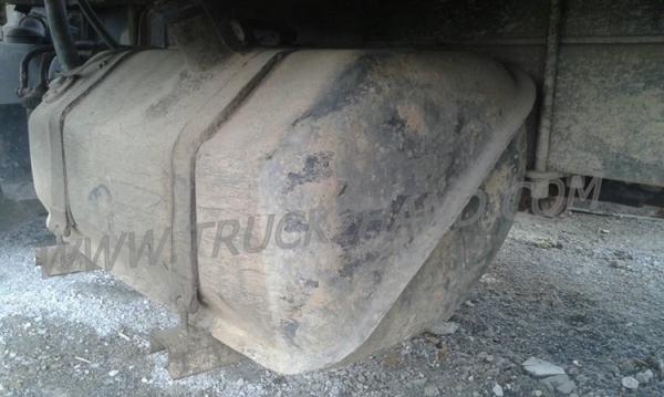 รถบรรทุกติดเครนยี่ห้อยูนิก ยี่ห้อรถ HINO 6 ล้อ รุ่น KM779 กระบะช่วงยาว