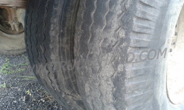 รถบรรทุกติดเครนยี่ห้อยูนิก ยี่ห้อรถ HINO 6 ล้อ รุ่น KM779 กระบะช่วงยาว