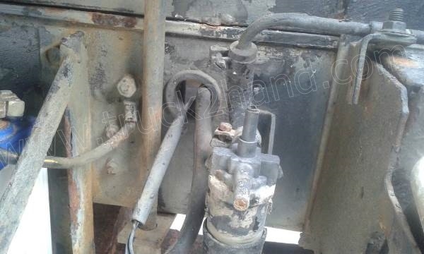 รถบรรทุกติดเครนยี่ห้อยูนิก ยี่ห้อรถ HINO 6 ล้อ รุ่น KM779 กระบะช่วงยาว