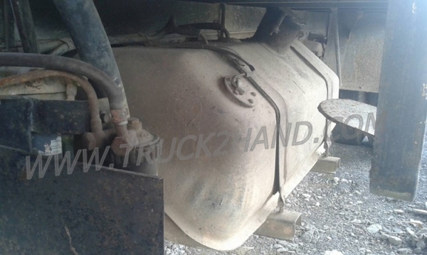 รถบรรทุกติดเครนยี่ห้อยูนิก ยี่ห้อรถ HINO 6 ล้อ รุ่น KM779 กระบะช่วงยาว