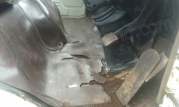 รถบรรทุกติดเครนยี่ห้อยูนิก ยี่ห้อรถ HINO 6 ล้อ รุ่น KM779 กระบะช่วงยาว