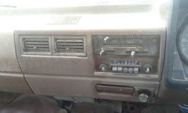 รถบรรทุกติดเครนยี่ห้อยูนิก ยี่ห้อรถ HINO 6 ล้อ รุ่น KM779 กระบะช่วงยาว