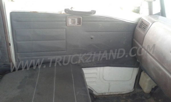 รถบรรทุกติดเครนยี่ห้อยูนิก ยี่ห้อรถ HINO 6 ล้อ รุ่น KM779 กระบะช่วงยาว