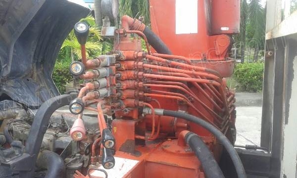 รถบรรทุกติดเครนยี่ห้อยูนิก ยี่ห้อรถ HINO 6 ล้อ รุ่น KM779 กระบะช่วงยาว