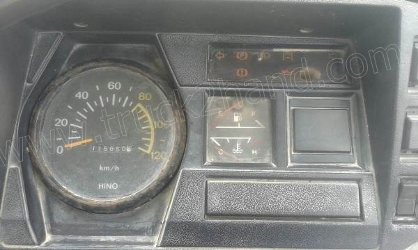 รถบรรทุกติดเครนยี่ห้อยูนิก ยี่ห้อรถ HINO 6 ล้อ รุ่น KM779 กระบะช่วงยาว