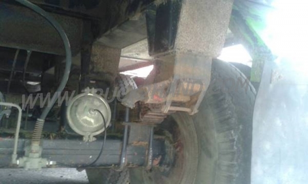 หางพ่วงเทเลอร์พื้นเรียบ 3 เพลา ต่ออู่ ส.สุชัย ยาว 12.40 แบบสามเพลาแท้