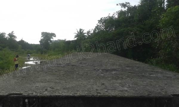 หางพ่วงเทเลอร์พื้นเรียบ 2 เพลาสามมิตร