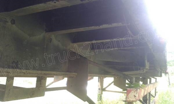 หางพ่วงเทเลอร์พื้นเรียบ 2 เพลาสามมิตร