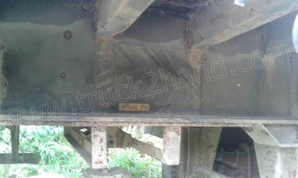 หางพ่วงเทเลอร์พื้นเรียบ 2 เพลาสามมิตร