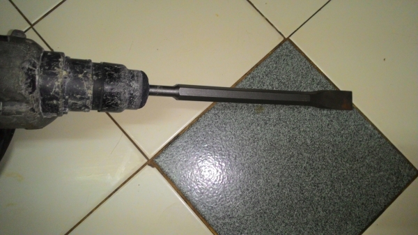 ขายสว่านแย็ก3ระบบยี่ห้อMakitaรุ่นHR2470F(780W)มีไฟLEDพร้อมใช้งานครับ