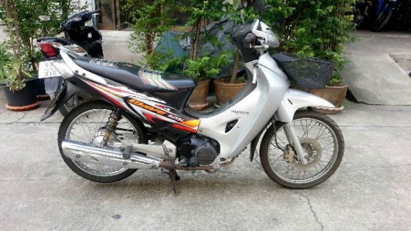 Wave 125r สีเทา ปี48 กท125 เครื่องแน่น ชุดสีสวย 16000