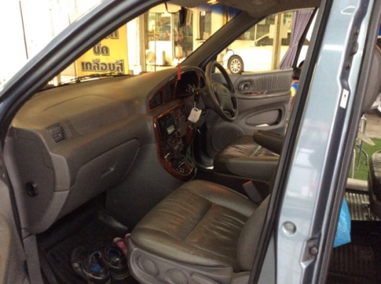 ขายรถครอบครัว kia carnival 2.4 GS ปี01 เครื่องเดิม 2.4 เกียร์ออโต้ ติดแก๊ส lpg ระบบหัวฉีด ถังโดนัท ภายในสวยมาก สะอาดใหม่ๆ ไฟฟ้าทั้งคัน เบาะปรับไฟฟ้า พวงมาลัยมัลติฟังก์ชั่น ลายไม้สวยๆรอบคัน จอหน้า-จอเพดานหลัง ตัวถังสวยมาก สีสวยมาก เครื่อง+เกียร์ทำมาใหม่ รถ