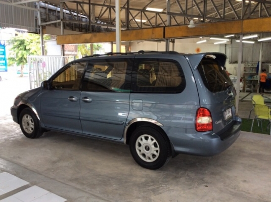 ขายรถครอบครัว kia carnival 2.4 GS ปี01 เครื่องเดิม 2.4 เกียร์ออโต้ ติดแก๊ส lpg ระบบหัวฉีด ถังโดนัท ภายในสวยมาก สะอาดใหม่ๆ ไฟฟ้าทั้งคัน เบาะปรับไฟฟ้า พวงมาลัยมัลติฟังก์ชั่น ลายไม้สวยๆรอบคัน จอหน้า-จอเพดานหลัง ตัวถังสวยมาก สีสวยมาก เครื่อง+เกียร์ทำมาใหม่ รถ