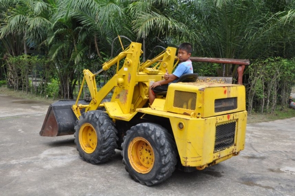 ขายรถตัก KOMATSU SK07 สวยเดิมจากญี่ปุ่น งากระดก ยังไม่เคยใช้ในไทย 120,000เท่านั้น