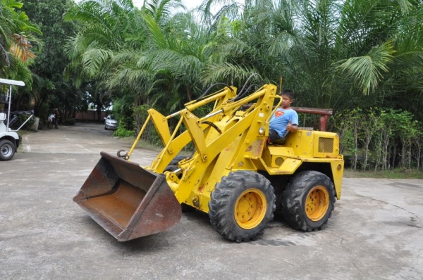 ขายรถตัก KOMATSU SK07 สวยเดิมจากญี่ปุ่น งากระดก ยังไม่เคยใช้ในไทย 120,000เท่านั้น