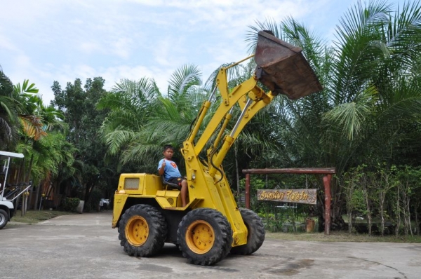 ขายรถตัก KOMATSU SK07 สวยเดิมจากญี่ปุ่น งากระดก ยังไม่เคยใช้ในไทย 120,000เท่านั้น