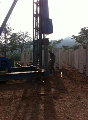 รับตอกเสาเข็มแบบมืออาชีพ0862582299