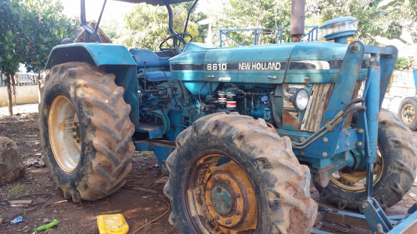 ขายรถไถฟอร์ด 6610 2 เพลา คานหน้าคาราโร่ พร้อมอุปกรณ์ดันหน้า พร้อมทะเบียน