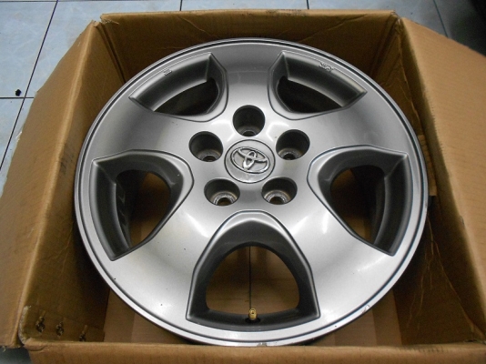 ขายล้อแม็กเปล่า Toyota Vigo Champ ขอบ 16(5/114.3)สีรมดำ สภาพดี พร้อมใช้ 1 ชุด/เทิร์นได้ ใส่ฟรี ส่งฟรีค่ะ