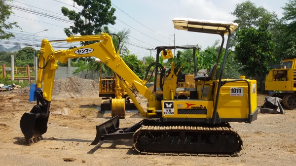 ขายรถขุด YANMAR. YB 1200s(FROM JAPAN)ราคาต่อรองได้นะครับ