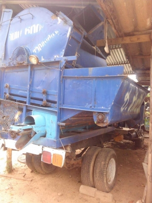 ขายรถสีข้าวหกฟุตจัมโบ้รถหกล้อเครื่องหกสูบเครื่องดีเบรคดีพร้อมใช้งานขายถูกๆ65,000บาท