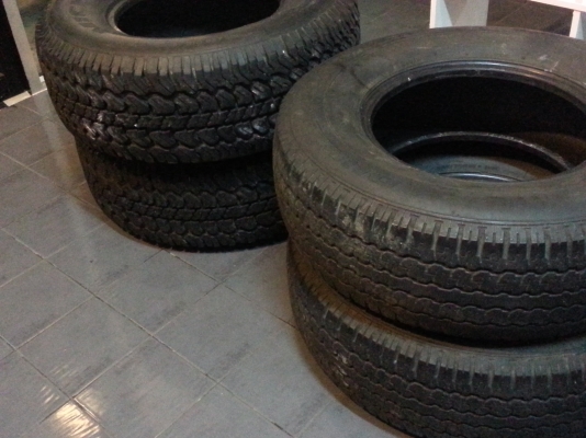 ยางขอบ15 265/70/15 สวยๆบริสโตน2เส้น micerrin2เส้น