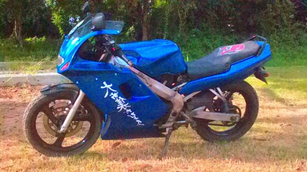 ขาย TZM  เปิดเบาๆ 7500 บาทมีเล่มจอดที่ร้อยเอ็ดในเมืองครับ 0933270319