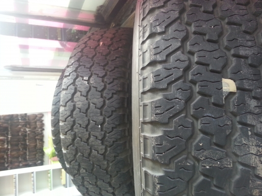 ยางขอบ15 235/70/15 ดันล็อป ปี11 ดอกเต็มไม่มีแตกลายงาสภาพตามรูปไม่มีปะ