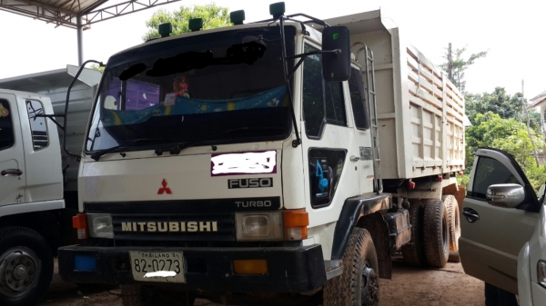 ขายด่วนไอ้หลงโบสองเพลาดั้มซีเรี่ยนสูงFN527MTF 7482สภาพสวยโทร0843923995