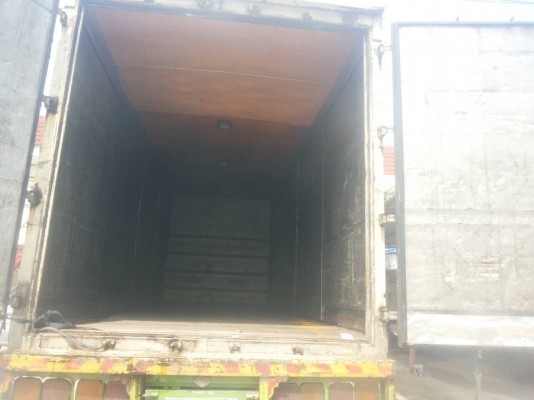 รถบรรทุก 6 ล้อใหญ่ ISUZU รุ่น FSR ปี2544 ราคา 500,000 บ.