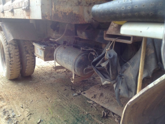 6ล้อดั้ม 168แรง HINO FE172-10222  ดั้มดิน ยาว3.80 ม. รถใช้งาน อยู่..สภาพดีใช้ได้...แอร์เย็น..