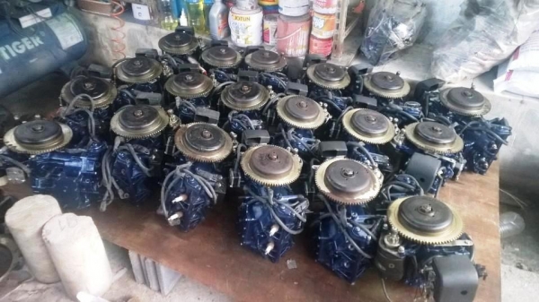 เครื่องยนต์เรือ Tohatsu 25Hp  ราคาถูก!!!