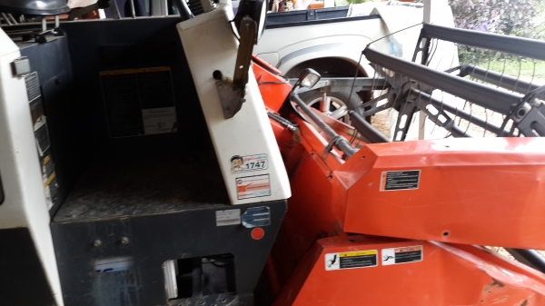 ขอบคุณหนุ่มใจดีเมืองโคราชครับ รถเกี่ยวข้าวคูโบต้า DC 68G อุ้ม รุ่นสุดท้าย ทะเบียนพร้อมโอน