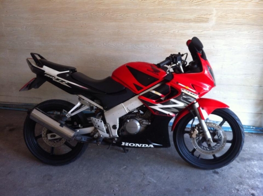 ขออนุญาติขาย Honda Cbr150R เดิมๆโอนให้ฟรีครับ ขออนุญาติขาย Honda Cbr150R เดิมๆโอนให้ฟรีครับ