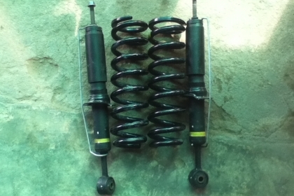 ต้องการขายสปริงพร้อมโช๊คหน้า ของ vigo champ 4W ครับ ต่อรองได้