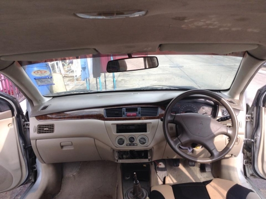 ขายครับ MITSUMISHI LANCER CEDIA ปี 2002 เกียร ธรรมดา น้ำมัน แก๊ส ใช้ได้สองระบบอย่างสมบูร เครื่องดี แอรเยน สีพอได้ ภายใน พอได้ ช่วงล่างได้ ไฟฟ้าใช้ได้หมด วิ่งไกล สบาย พร้อมใช้ 99000 ราคาไม่ถึงแสน 085-359-4089 กอล์ฟครับ ดูรถสายไหม วงศกร