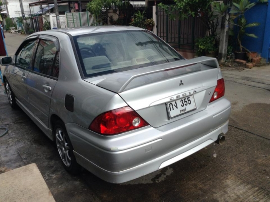 ขายครับ MITSUMISHI LANCER CEDIA ปี 2002 เกียร ธรรมดา น้ำมัน แก๊ส ใช้ได้สองระบบอย่างสมบูร เครื่องดี แอรเยน สีพอได้ ภายใน พอได้ ช่วงล่างได้ ไฟฟ้าใช้ได้หมด วิ่งไกล สบาย พร้อมใช้ 99000 ราคาไม่ถึงแสน 085-359-4089 กอล์ฟครับ ดูรถสายไหม วงศกร